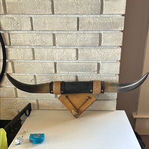 Decorative Wall-Mounted Bull Horns